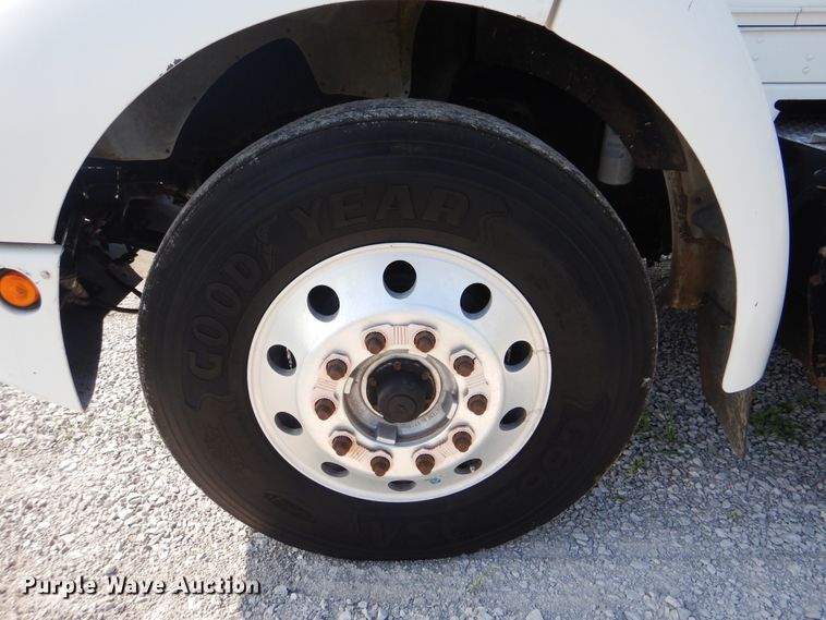 image for item GM9155 2007 Kenworth T300  fuel truck