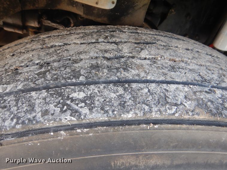 image for item GM9155 2007 Kenworth T300  fuel truck