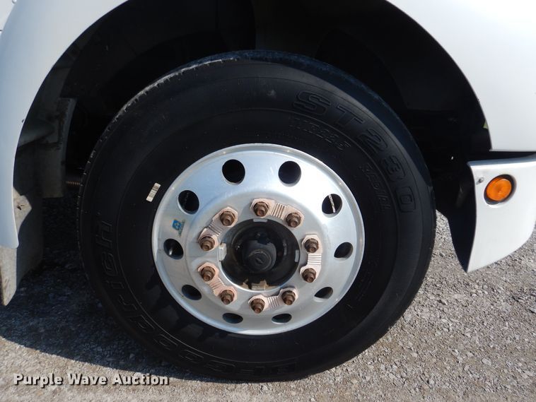 image for item GM9155 2007 Kenworth T300  fuel truck