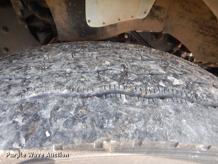 image for item GM9155 2007 Kenworth T300  fuel truck