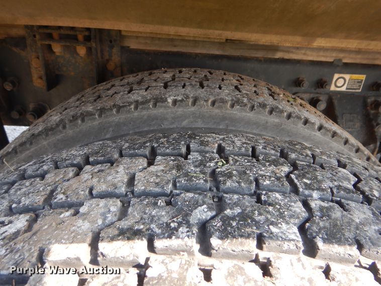 image for item GM9155 2007 Kenworth T300  fuel truck