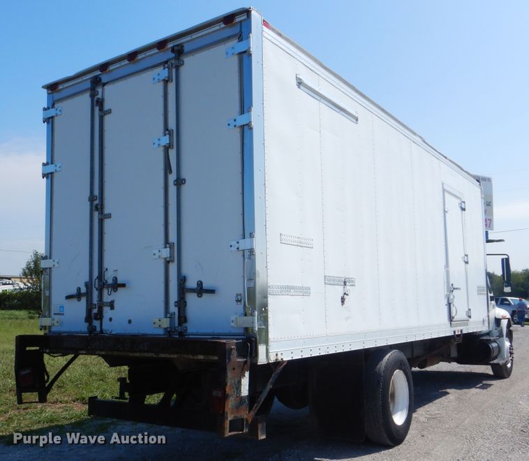 image for item GM9157 2005 International 4300  refrigerated box truck