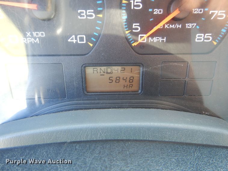 image for item GM9157 2005 International 4300  refrigerated box truck