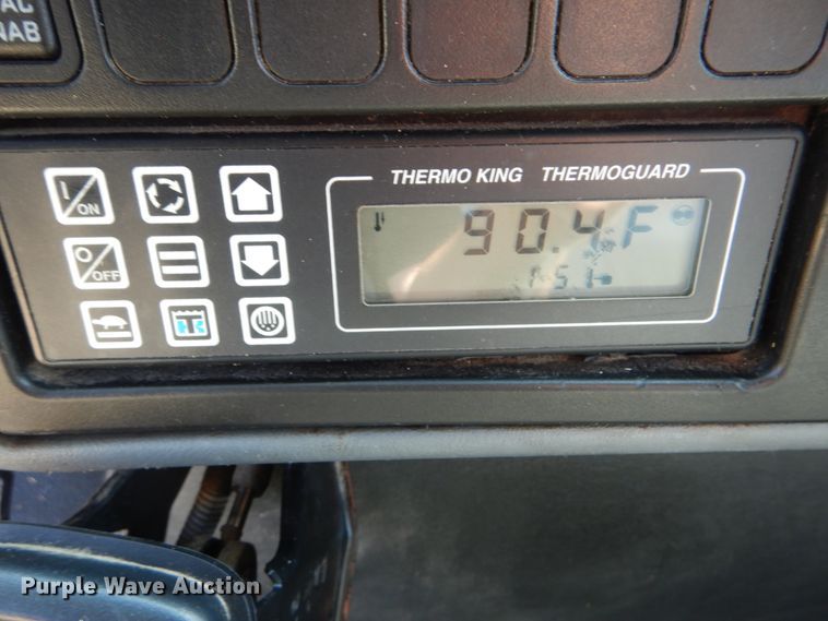 image for item GM9157 2005 International 4300  refrigerated box truck