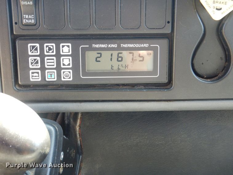 image for item GM9157 2005 International 4300  refrigerated box truck