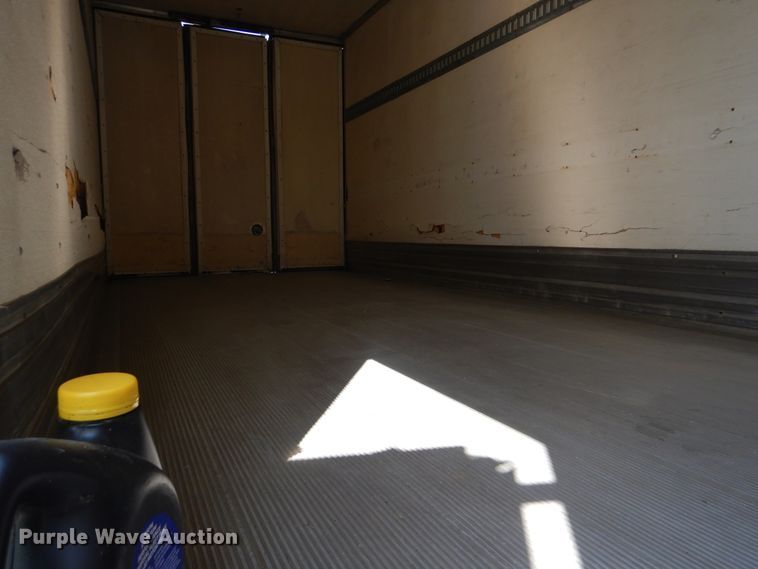 image for item GM9157 2005 International 4300  refrigerated box truck