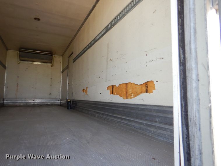 image for item GM9157 2005 International 4300  refrigerated box truck