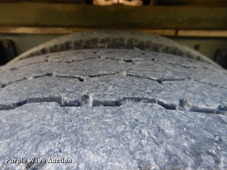 image for item GM9157 2005 International 4300  refrigerated box truck