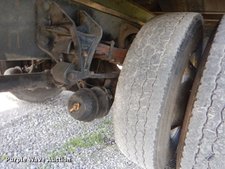 image for item GM9157 2005 International 4300  refrigerated box truck