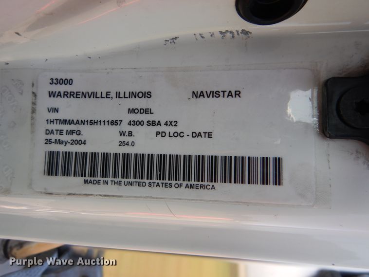 image for item GM9157 2005 International 4300  refrigerated box truck