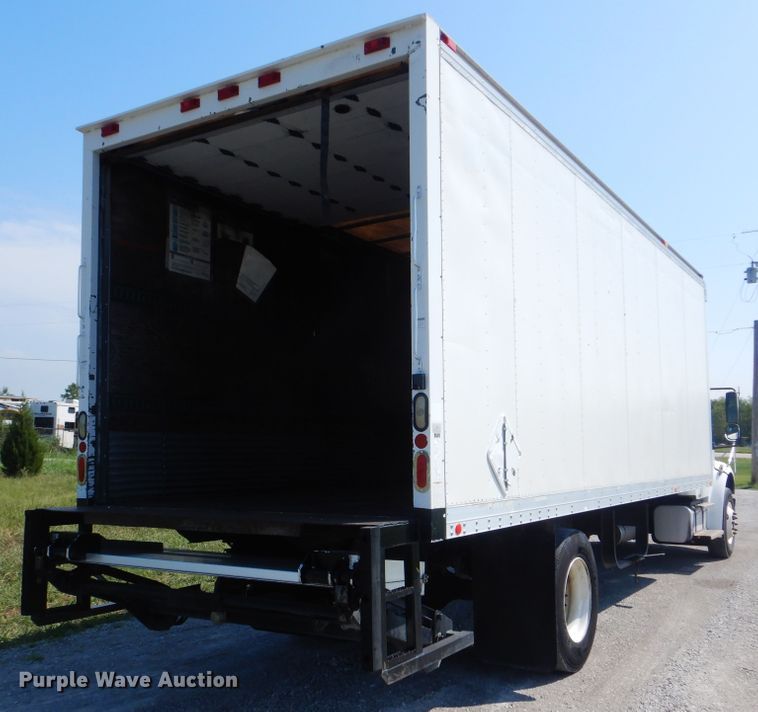 image for item GM9158 2006 Freightliner Business Class M2  box truck