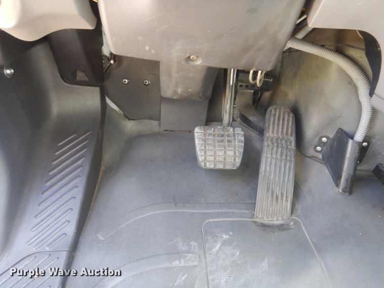 image for item GM9158 2006 Freightliner Business Class M2  box truck