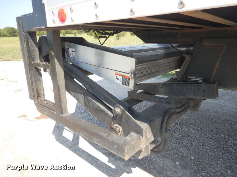 image for item GM9158 2006 Freightliner Business Class M2  box truck