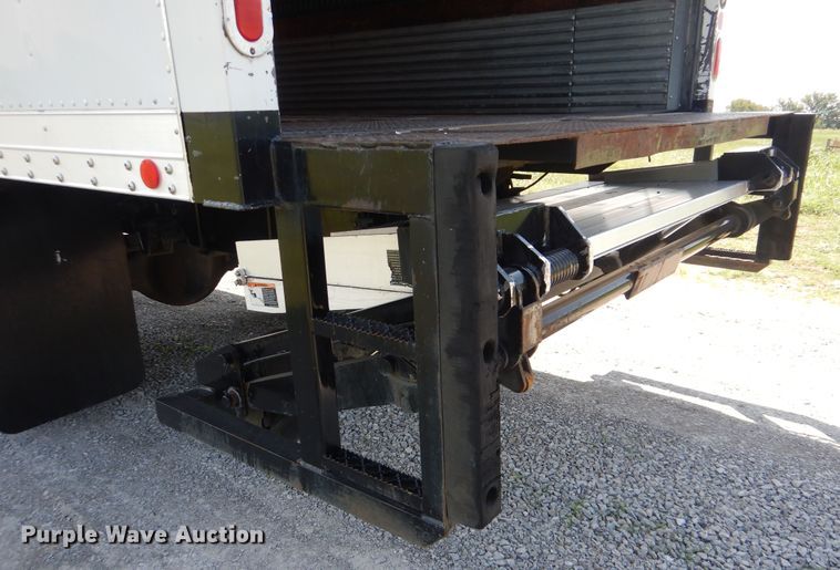 image for item GM9158 2006 Freightliner Business Class M2  box truck