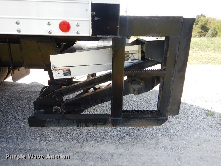 image for item GM9158 2006 Freightliner Business Class M2  box truck