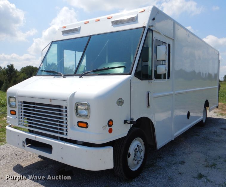 image for item GM9160 2009 Freightliner MT45  delivery truck