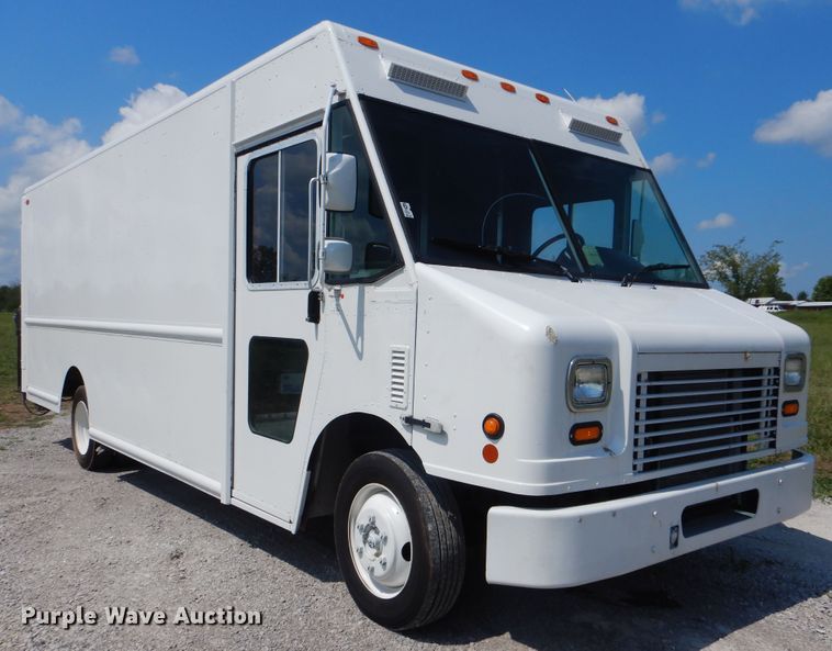 image for item GM9160 2009 Freightliner MT45  delivery truck