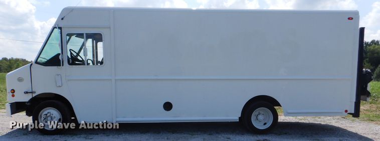 image for item GM9160 2009 Freightliner MT45  delivery truck