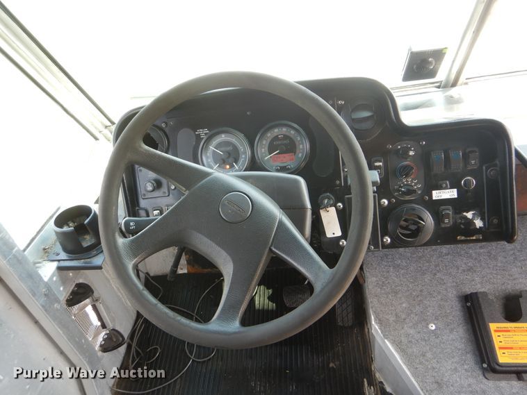 image for item GM9160 2009 Freightliner MT45  delivery truck