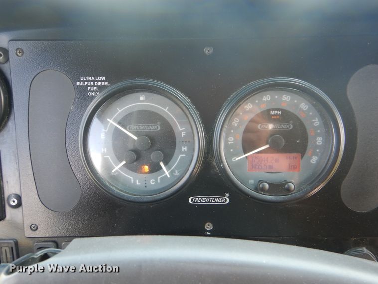 image for item GM9160 2009 Freightliner MT45  delivery truck