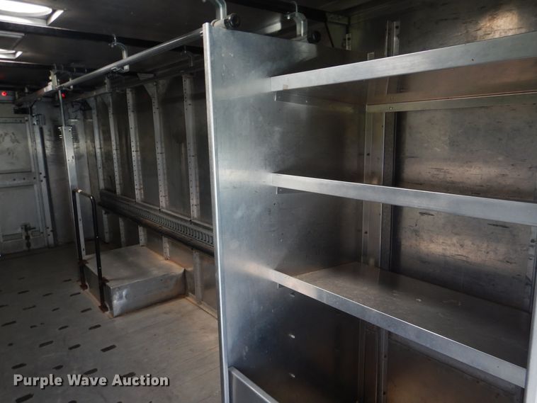 image for item GM9160 2009 Freightliner MT45  delivery truck