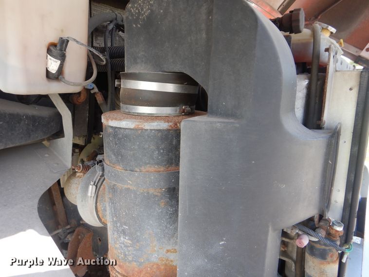 image for item GM9160 2009 Freightliner MT45  delivery truck