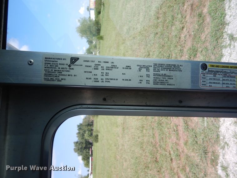 image for item GM9160 2009 Freightliner MT45  delivery truck