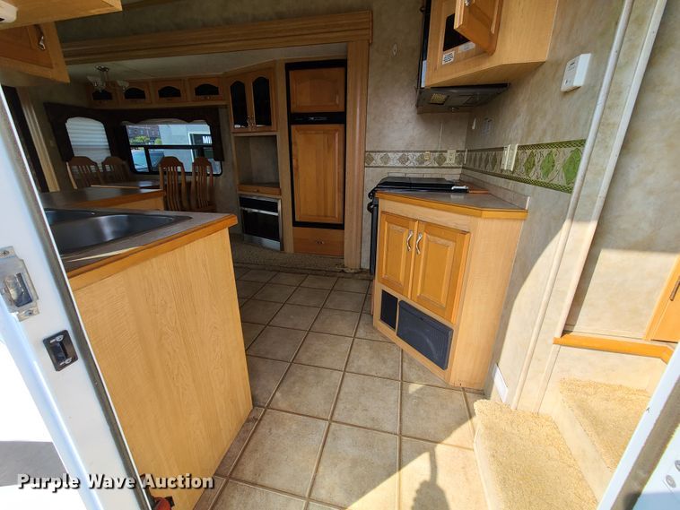 image for item GO9414 2007 KZRV  camper