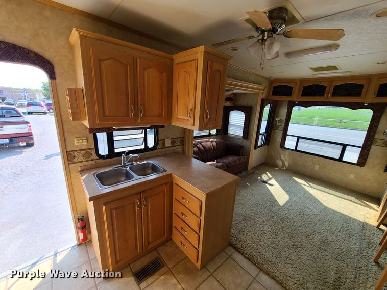 image for item GO9414 2007 KZRV  camper