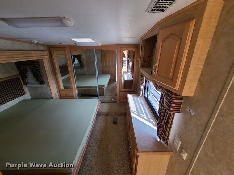 image for item GO9414 2007 KZRV  camper