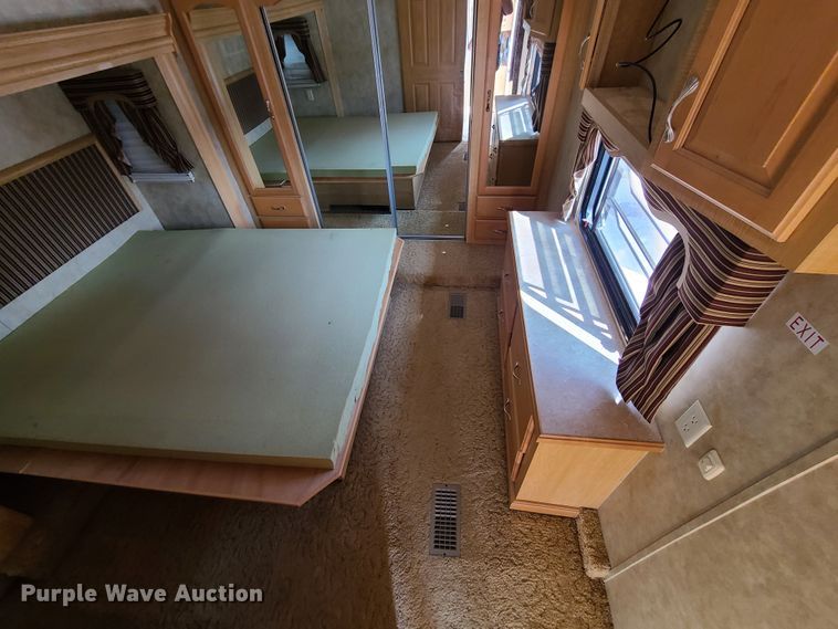 image for item GO9414 2007 KZRV  camper