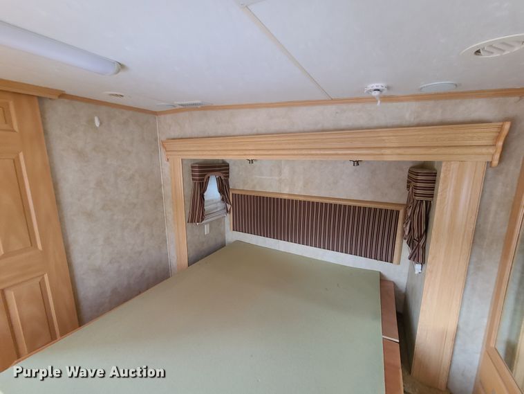 image for item GO9414 2007 KZRV  camper