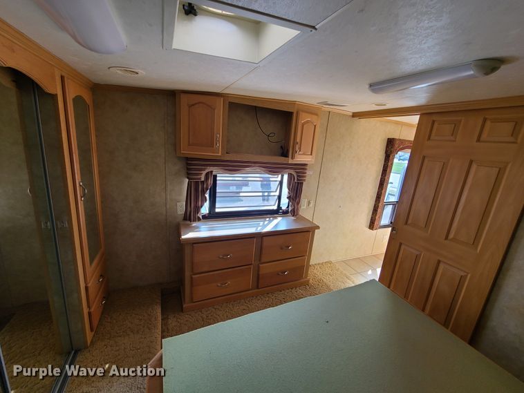 image for item GO9414 2007 KZRV  camper