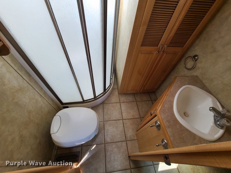 image for item GO9414 2007 KZRV  camper