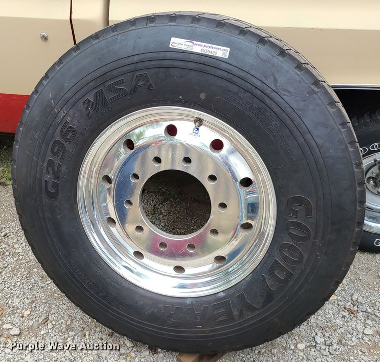 image for item GO9422 Goodyear 385/65R22.5 tire and wheel
