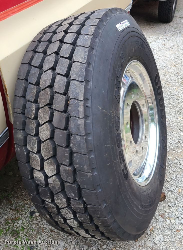 image for item GO9422 Goodyear 385/65R22.5 tire and wheel