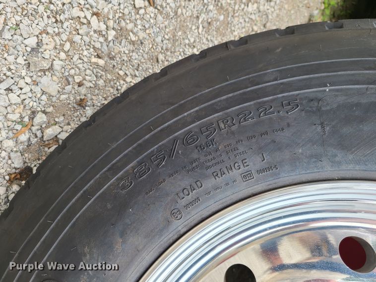image for item GO9422 Goodyear 385/65R22.5 tire and wheel