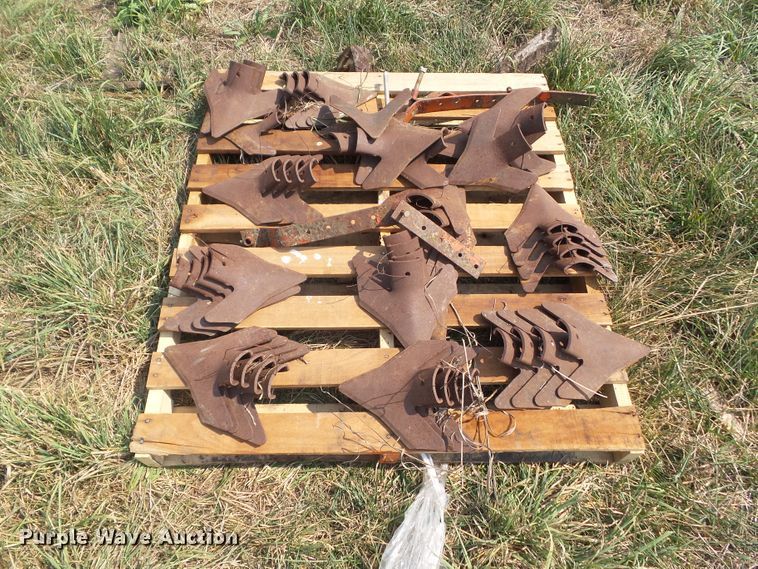 image for item GX9211 Cultivator sweeps