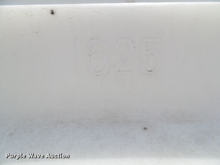 image for item GX9212 1,625 gallon poly tank