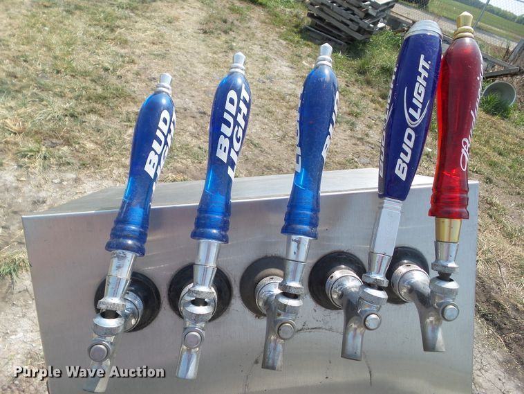 image for item GX9215 Keg drink dispenser