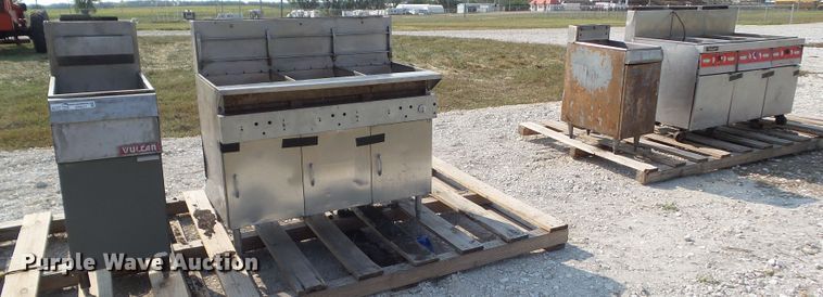 image for item GX9217 (4) fryers