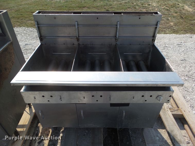 image for item GX9217 (4) fryers