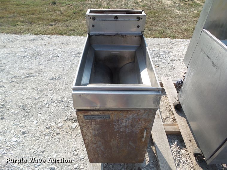 image for item GX9217 (4) fryers