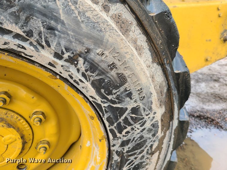 image for item GY9595 John Deere 8875  skid steer loader