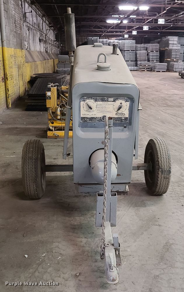 image for item GY9626 Lincoln Shield Arc SA200 arc welder