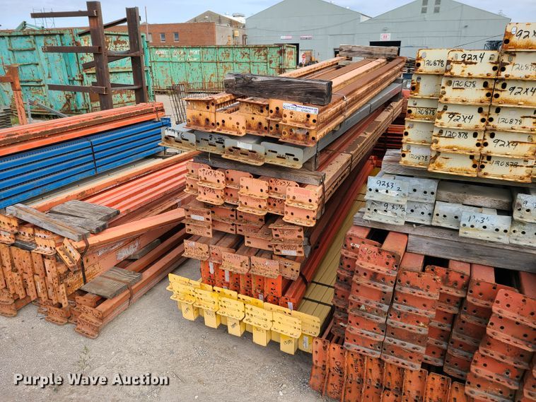 image for item GY9631 Approximately 330 pallet racking cross-members