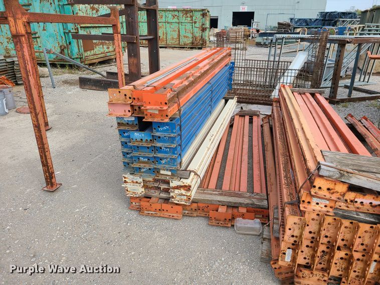 image for item GY9631 Approximately 330 pallet racking cross-members