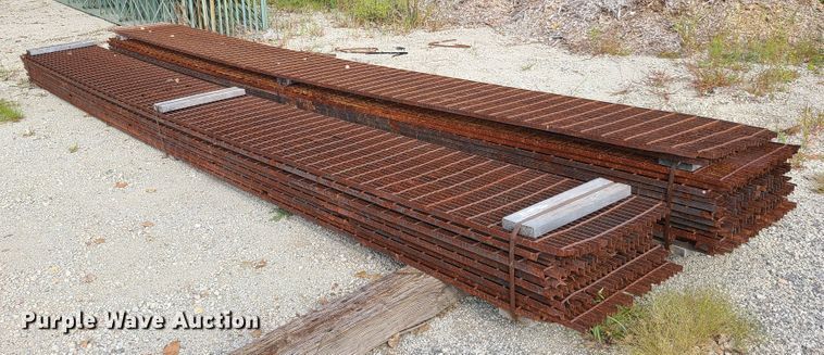 image for item GY9633 Approximately 24 steel grates