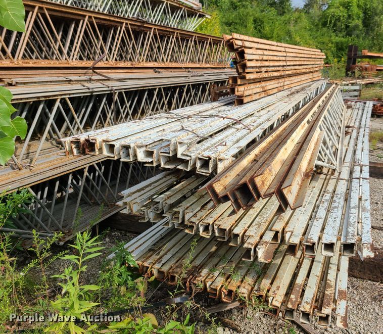 image for item GY9634 Approximately 50 steel trusses