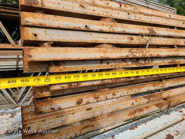 image for item GY9634 Approximately 50 steel trusses